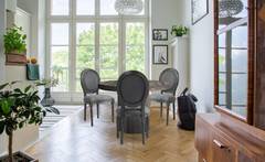 Lot van 2 stoelen in medaillon grijze stof in Louis XVI-stijl