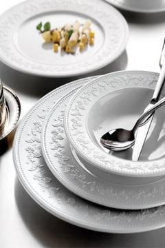 Service de table 24 pièces Willber Porcelaine Motif Fleur en relief Blanc