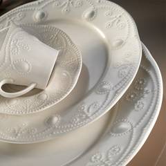 Set vaisselle service dîner 24 pièces Murrina Porcelaine fond Blanc et motif forme forme de perle