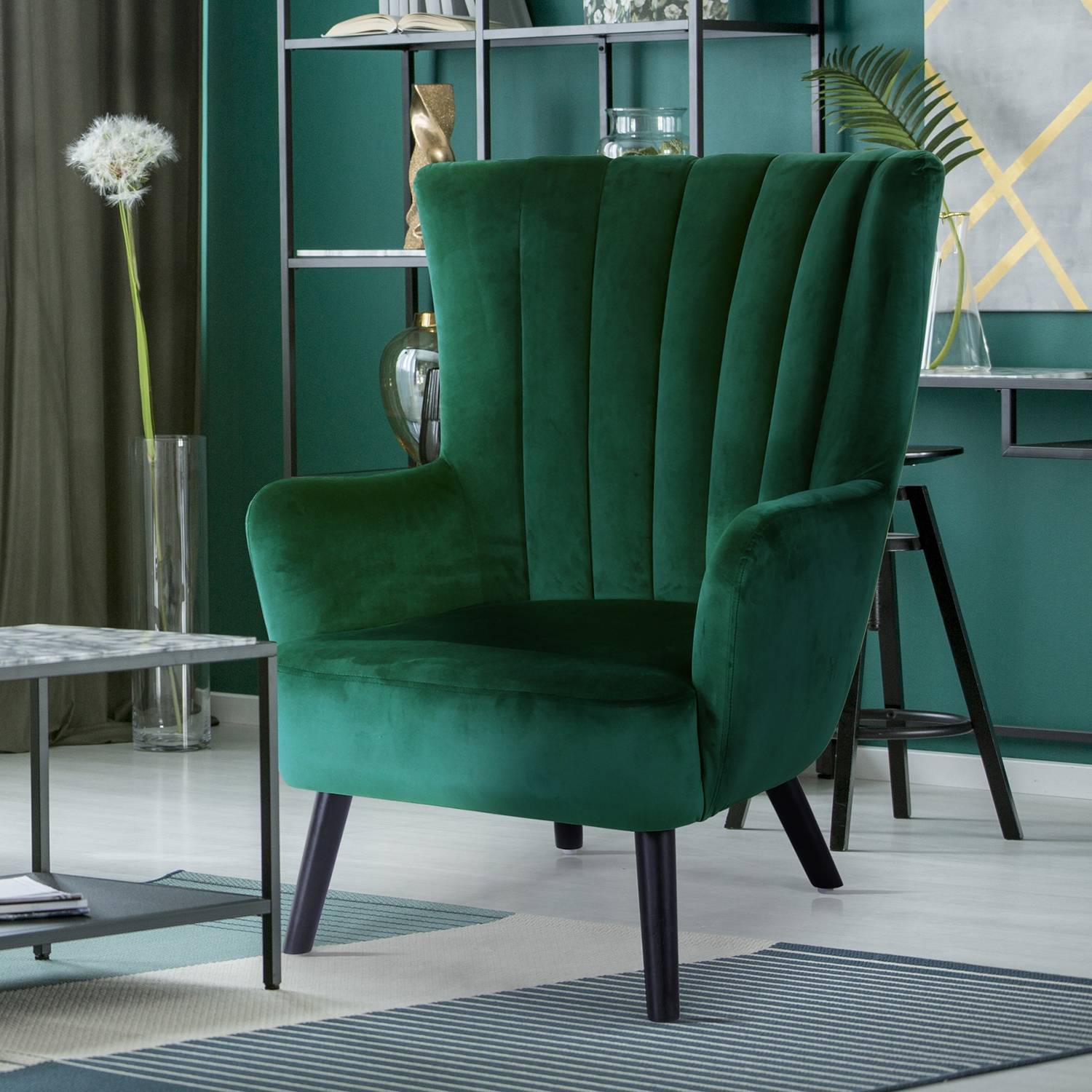 blad commentaar Welke Scandinavische Vidal fauteuil in groen fluweel